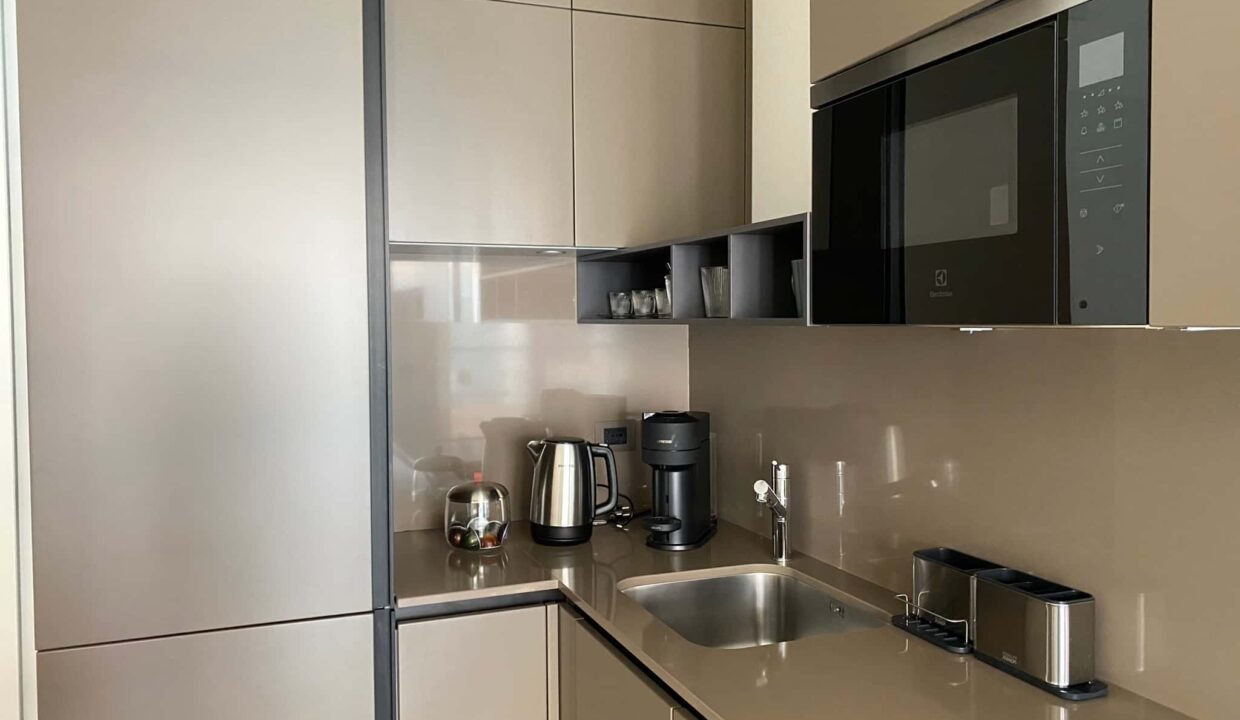 0ff2fd72-8787-4484-8b61-ecb6bea40513