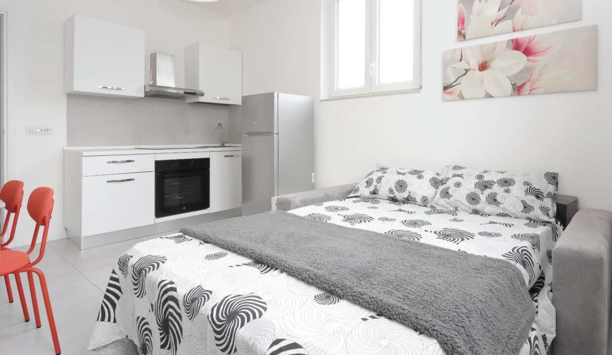 136e37b2-5221-46b4-bb75-55ef43fe9004