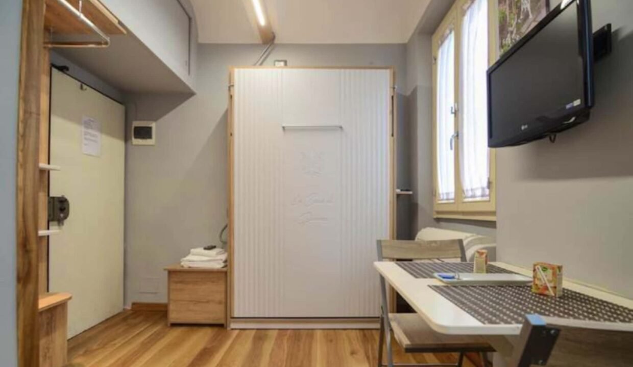 20ead9e3-40f2-4f21-b323-46aae0959040