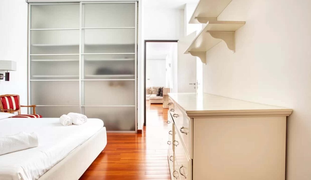 2732ebcb-211e-41e2-89c1-886a8e943d6f