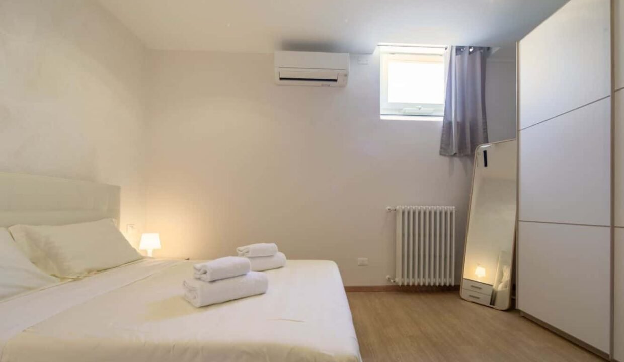 2aed60e9-33c1-4292-925a-882e995c4a8f