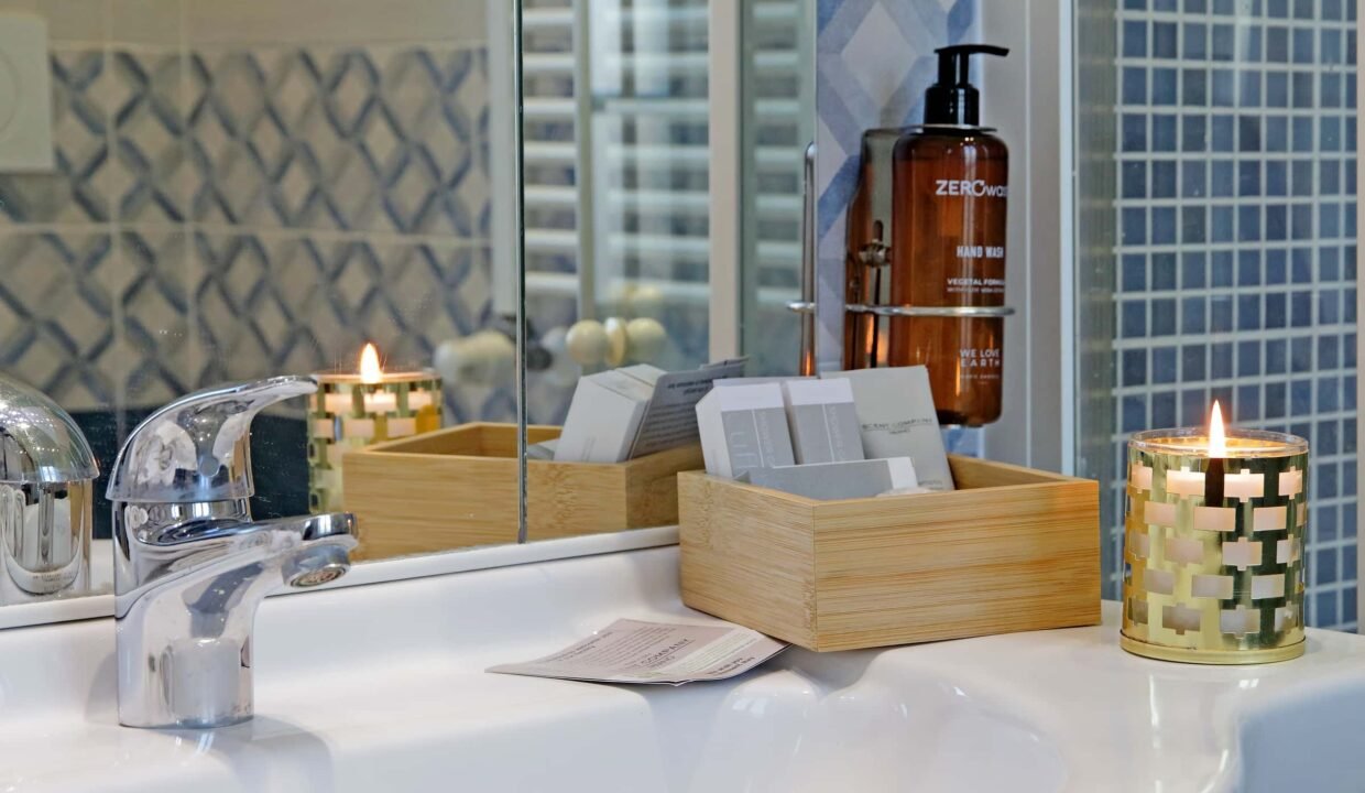 2d7aeed4-9467-4b09-a121-267f3aaedf90