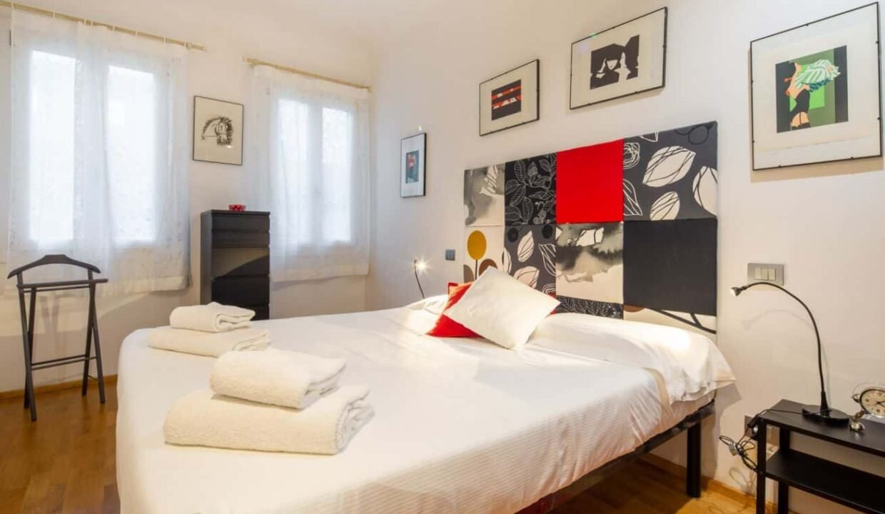 3b1de415-5fc8-435e-bfeb-0db7d94a9935