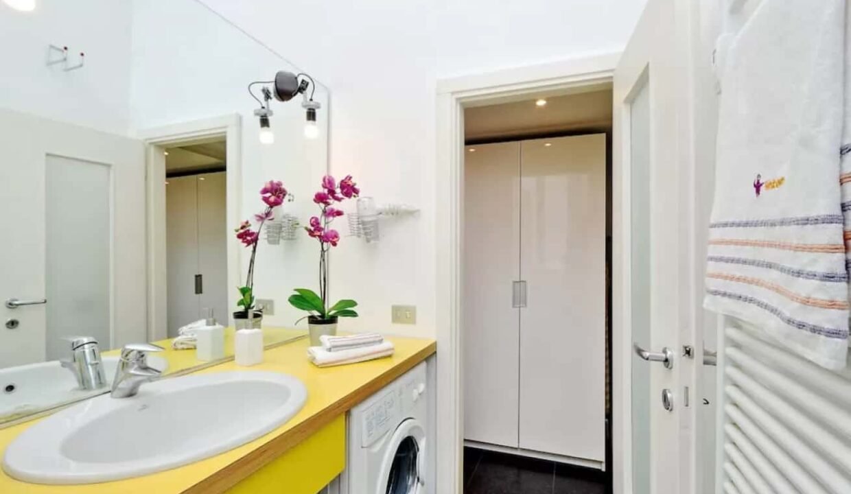 41bccb14-06cd-4b12-9682-34e155e8f7a5