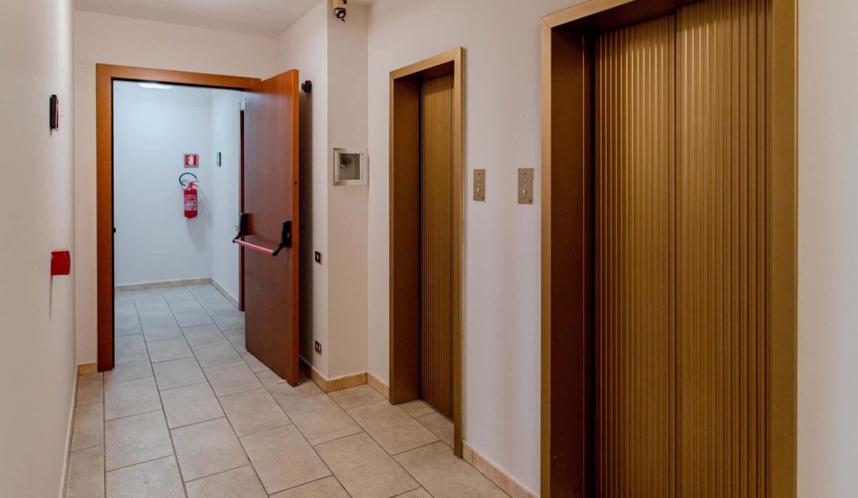 47da0371-e609-433d-9a37-3b35482a3363