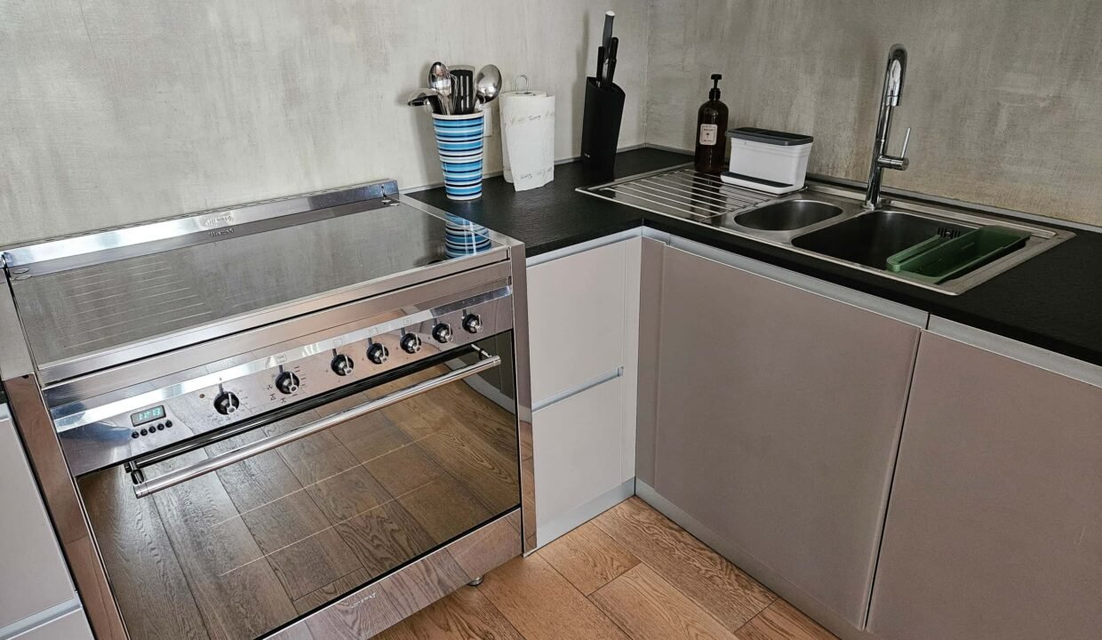 773a6b81-0c60-4ce9-8657-047bf2780229