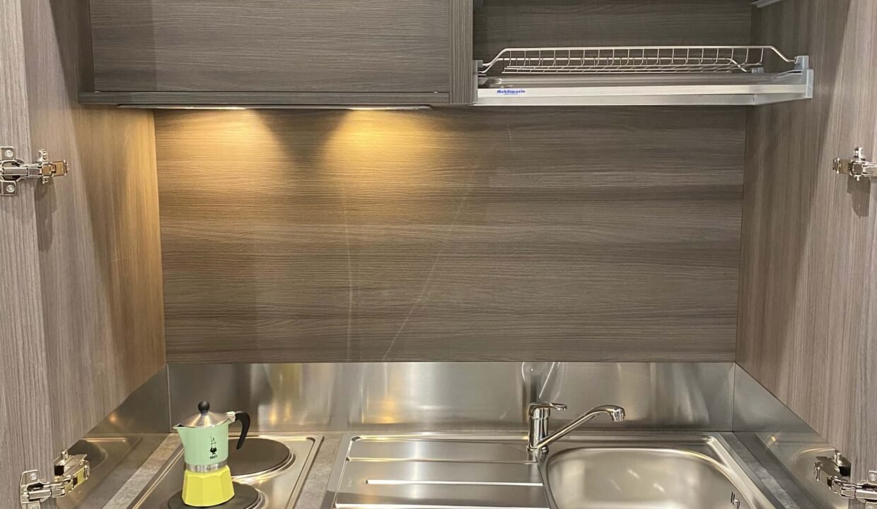 79a65816-6f8b-4085-a977-b7d559c42489