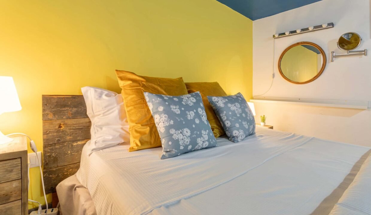 79f86e6b-5d92-43d8-9503-abfb7d7c034a