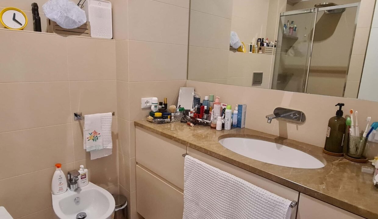 8cbc80de-cf74-4846-a707-2f80f5d97208