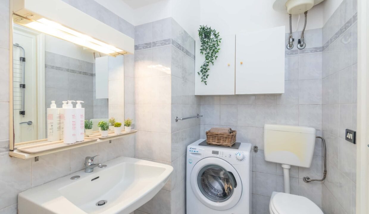 98ec089e-fd60-4a06-8f2b-4d4a41ad5321