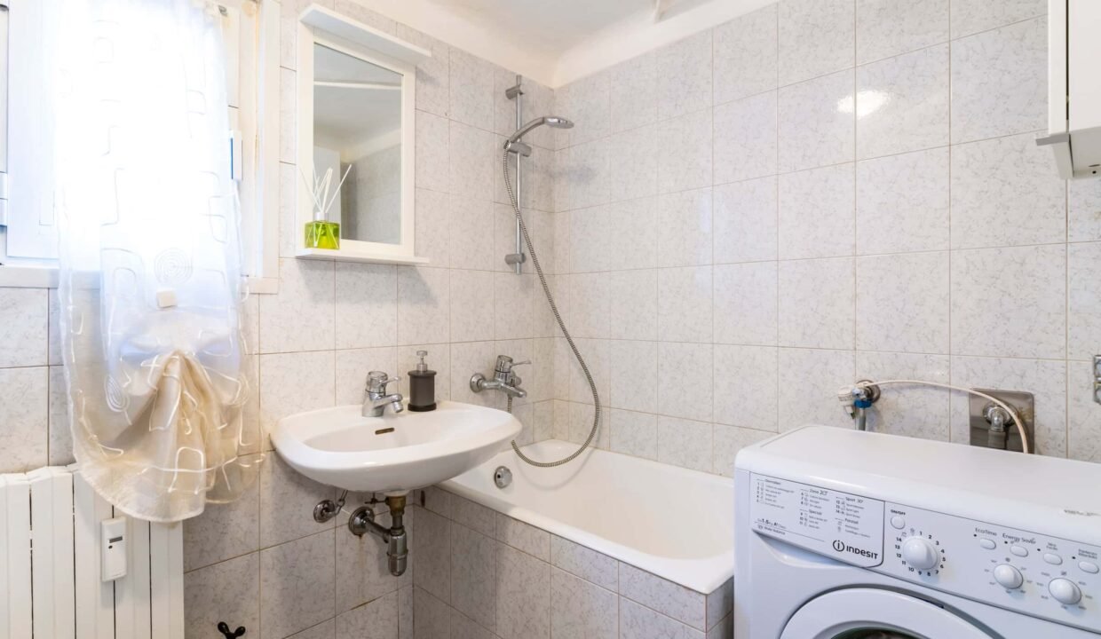 a3a793c5-fbcb-4ca9-acf8-c61ef8e291fa