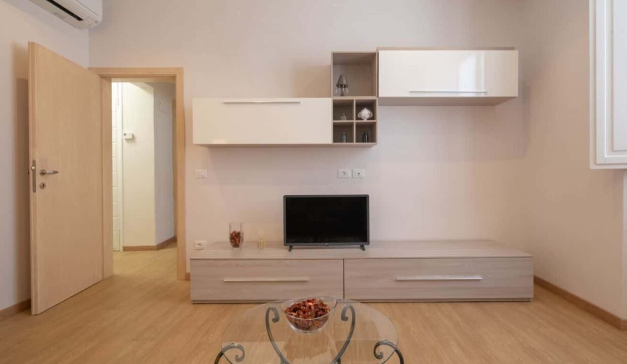 b4c5e60b-7923-4f45-8035-07451ce73d7a