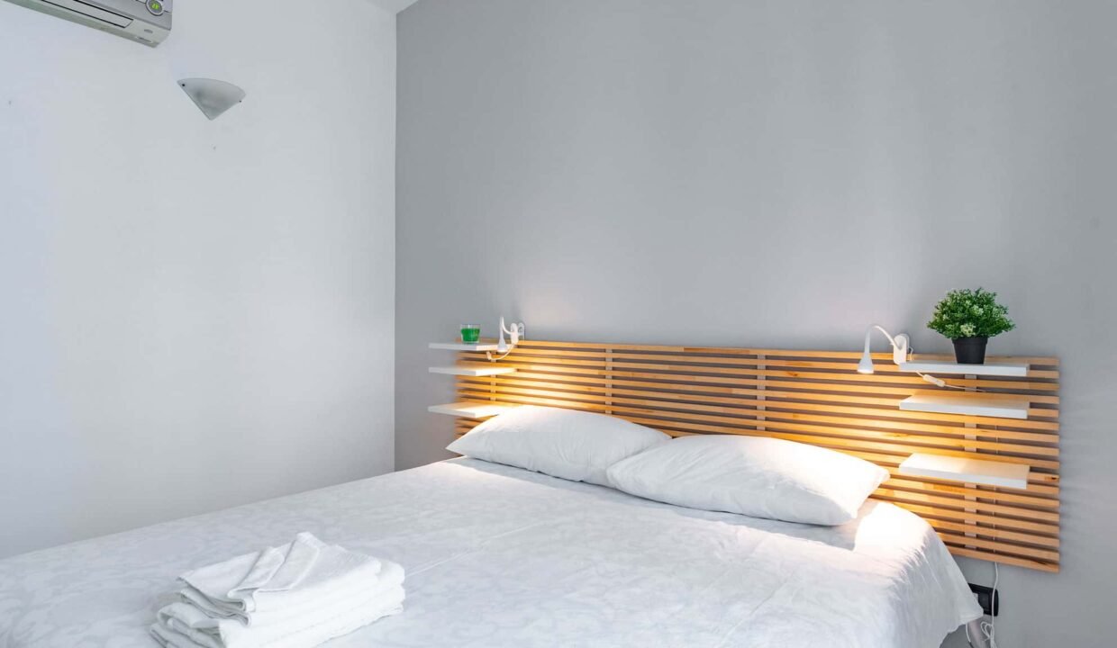 b7a5ef75-749b-4e75-adb9-a048757e5149