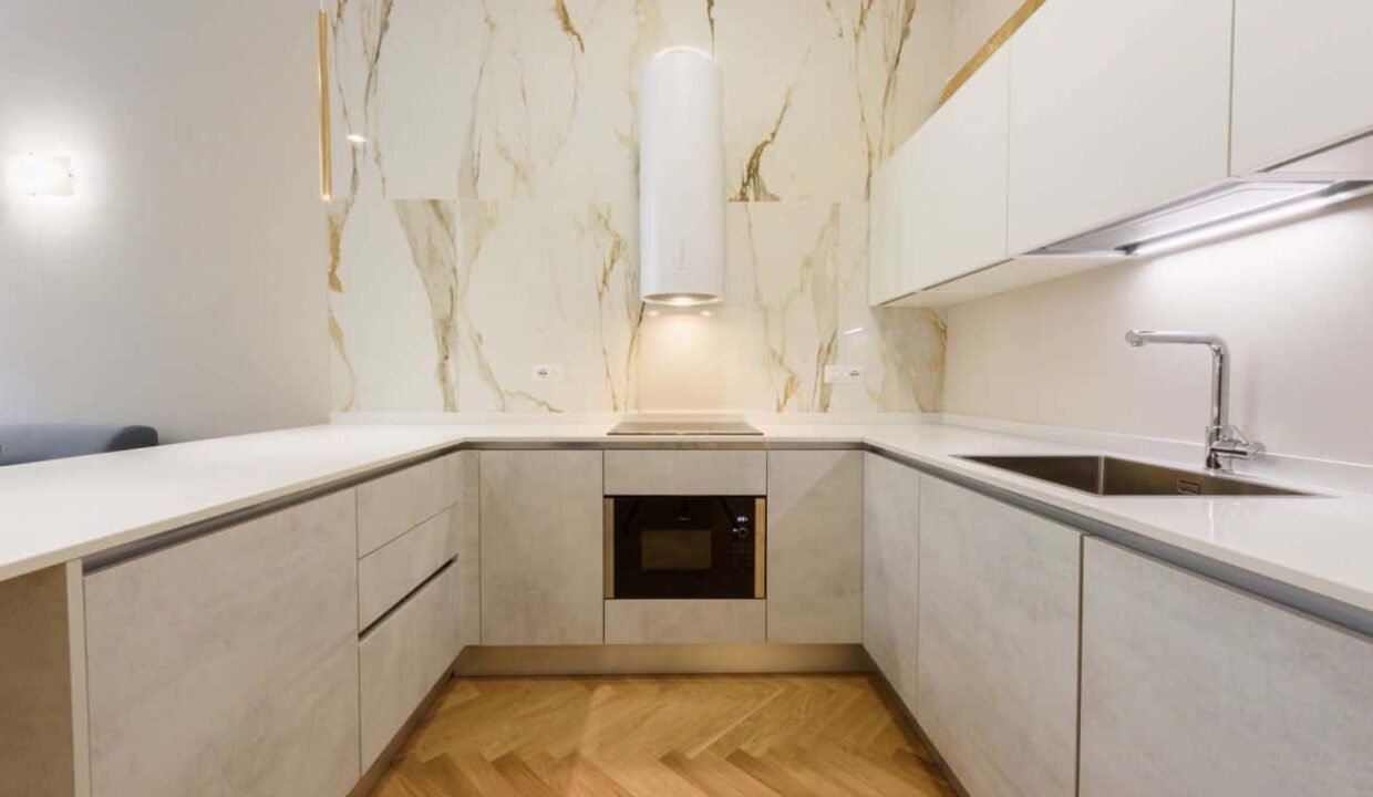 c1a8b75f-b0f2-4ba7-805f-f4cb18941f7e