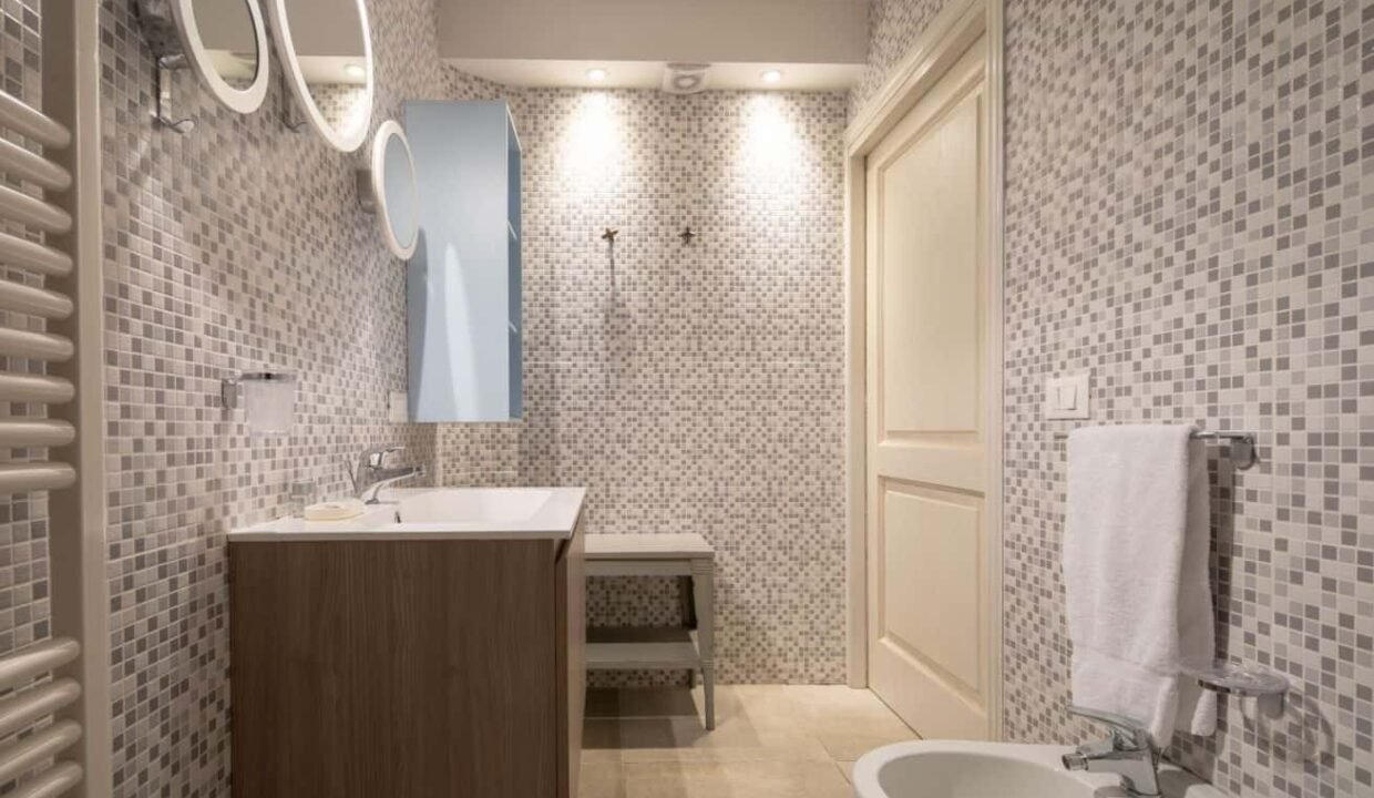 c995ef4e-4e79-4fb1-9235-f97de53466bc