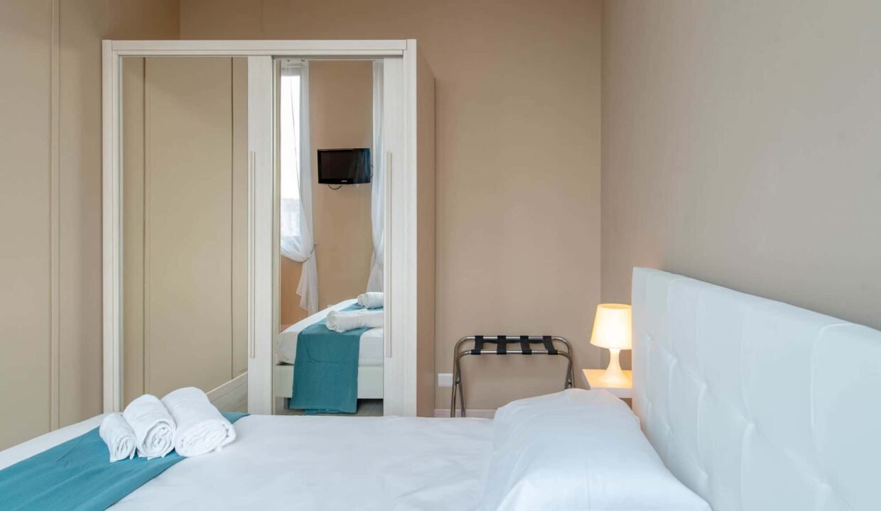 cadc2967-0032-4582-a39f-9618d59113e0