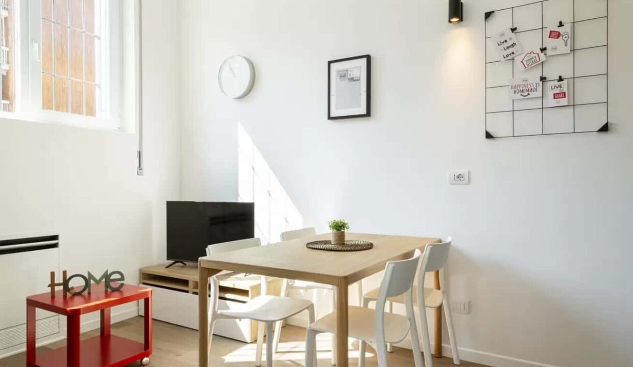 d15a498c-0772-4b79-905b-578049c61a80