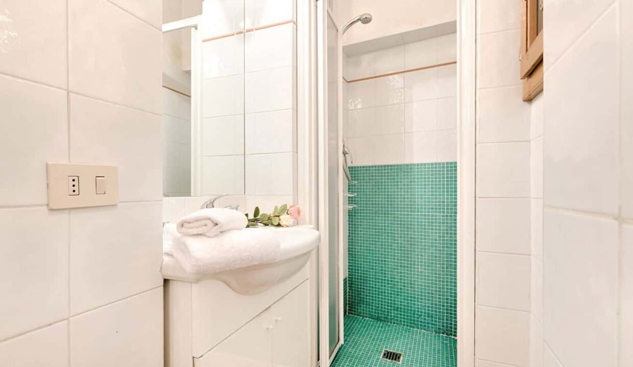 d7027181-6fef-4a06-83aa-9e4de4054bf5