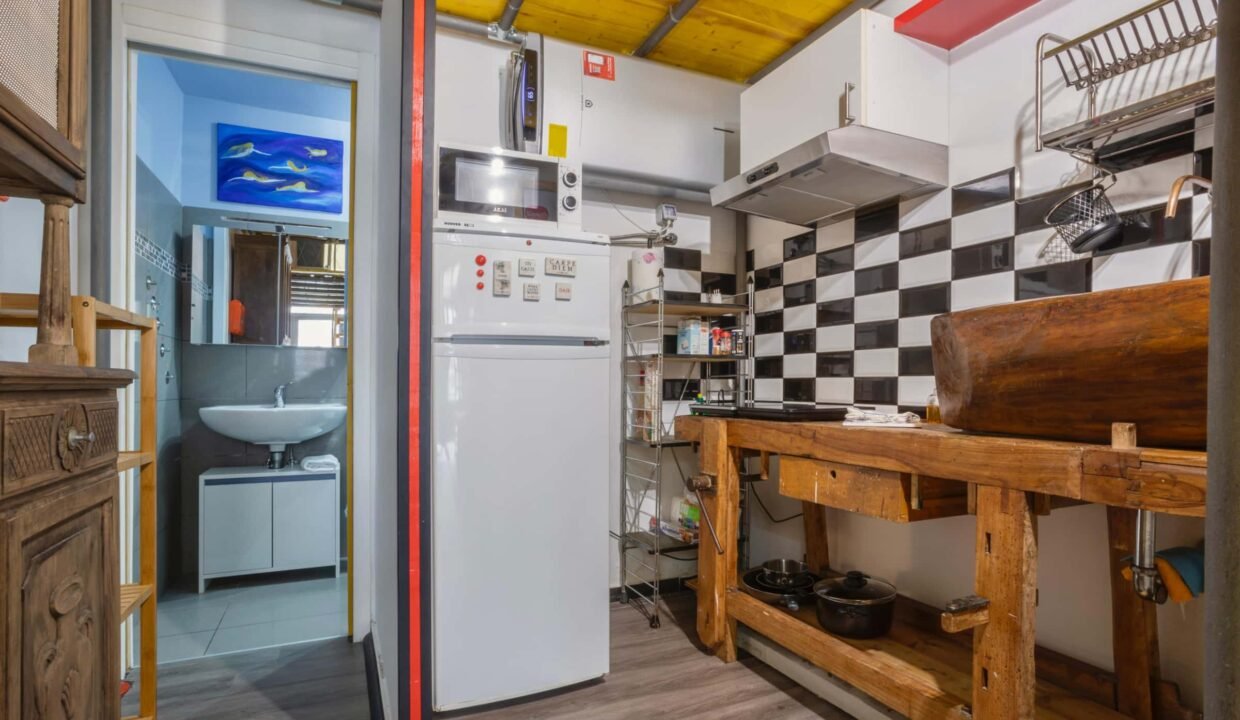 f8826dc2-2aef-4384-9e8e-653be970ed0d