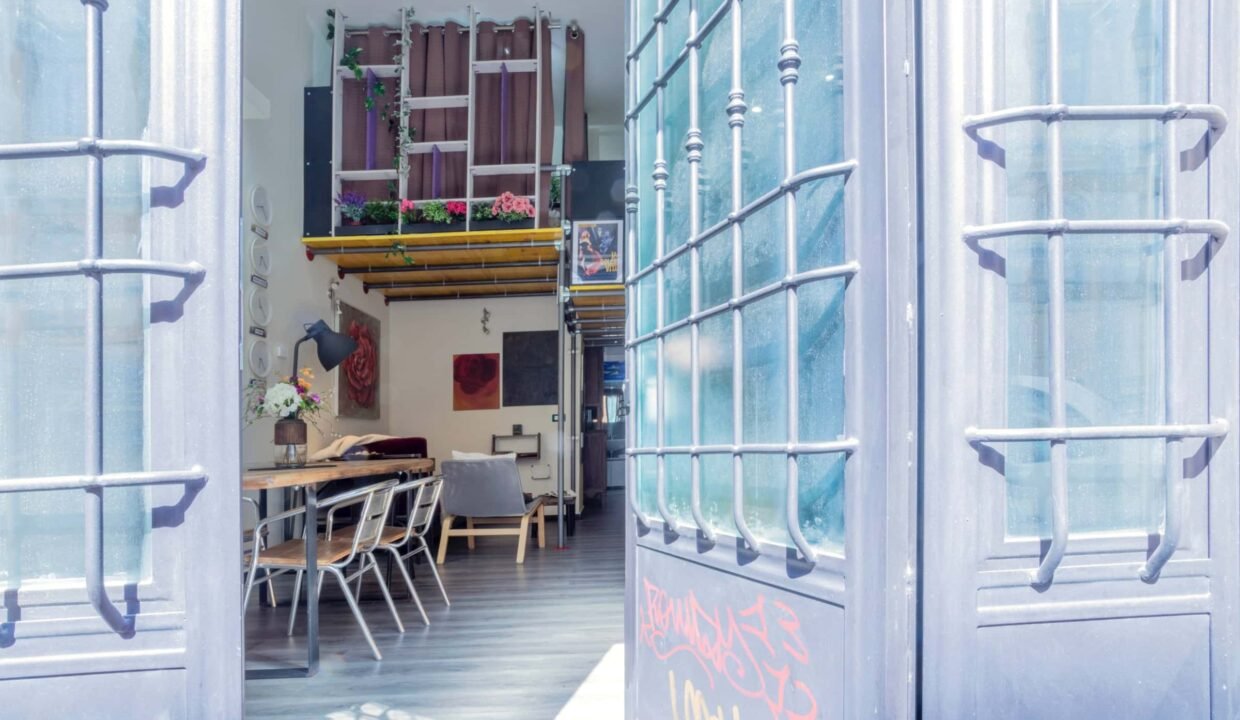 fb299969-8116-42d8-95bb-016264f7aac9