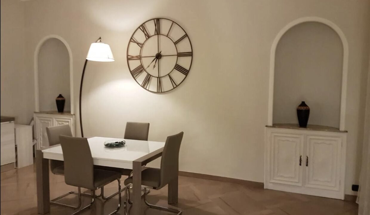 0738a322-5860-42e8-8033-7d039ec28d1e