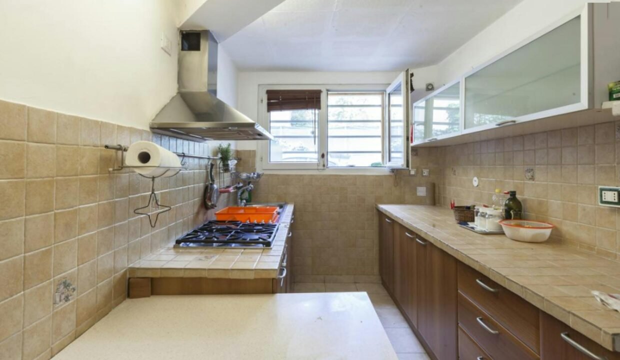 181d8cc8-e34c-4366-b021-298989da5d7a