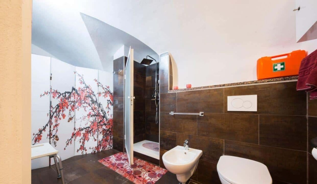 303facc2-ec8f-4104-be59-c3f8794fcdd3