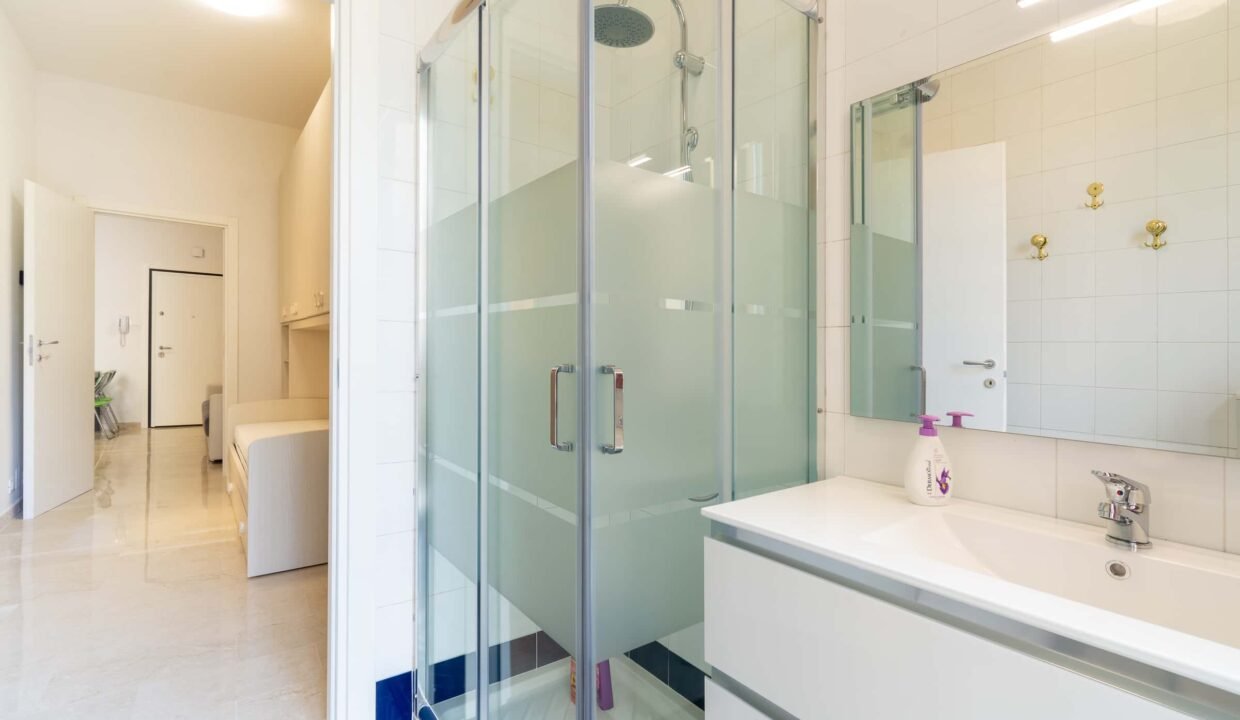 3b963050-1f24-442f-afc0-8ff7c5109719