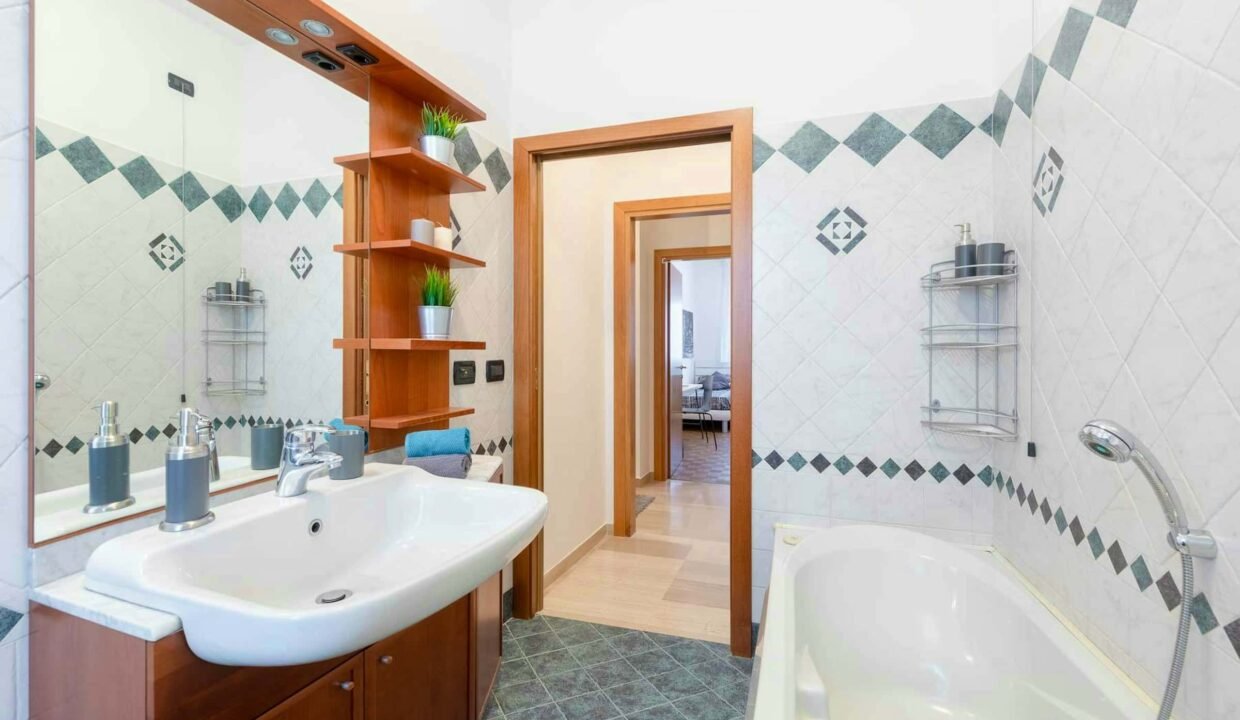 b5b9b595-f11b-4050-ad33-e79dcb067880