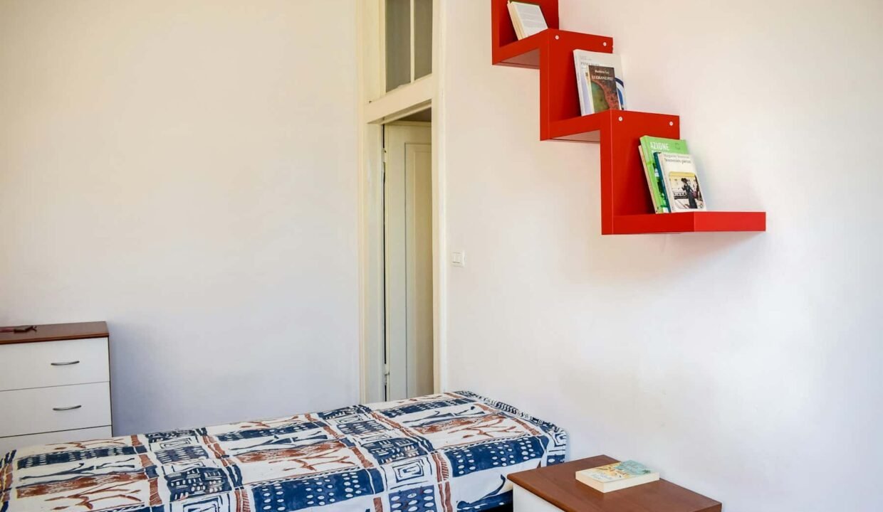 c3033821-4372-46a2-8061-11d026fa7783