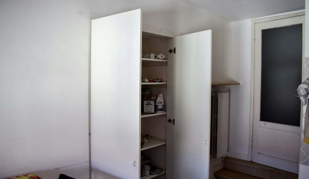 d2c86589-1dc3-4a43-8bd5-f0f6b5f0b26d