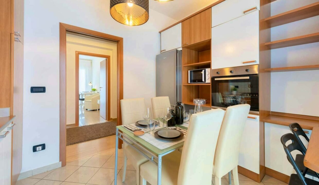 ded51c36-46bf-4326-b946-8f7349aa67bb